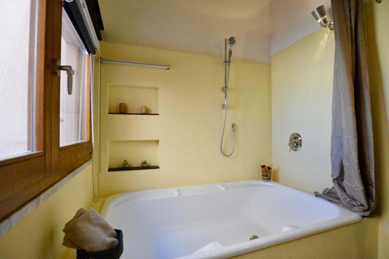 Romantic Suite Canelles Cagliari Luaran gambar