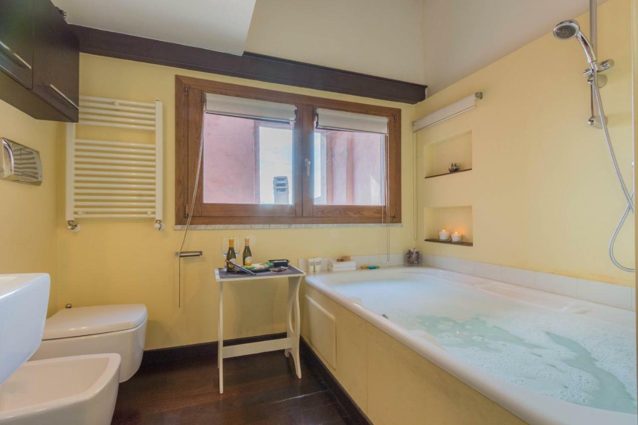Romantic Suite Canelles Cagliari Luaran gambar